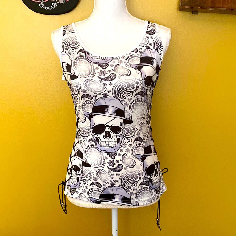 Skull Tank